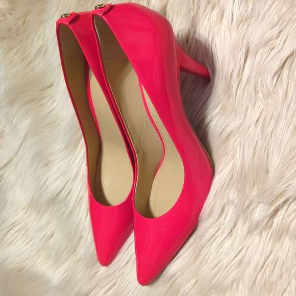 Michael Kors Pointy toe 3" stiletto heel with small gold detail sz 9.5 - Picture 3 of 10